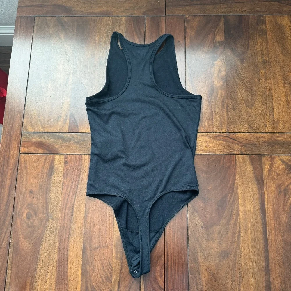 Abercrombie and Fitch Tank Bundle XS/S - Picture 10 of 11